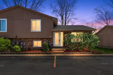 350 Oakwood Rd, Ortonville, MI 48462