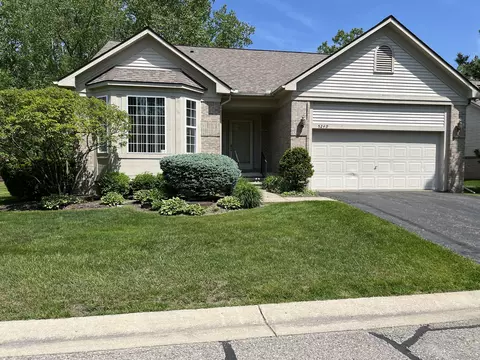 5249 Simpson Lake Rd #70, West Bloomfield, MI 48323