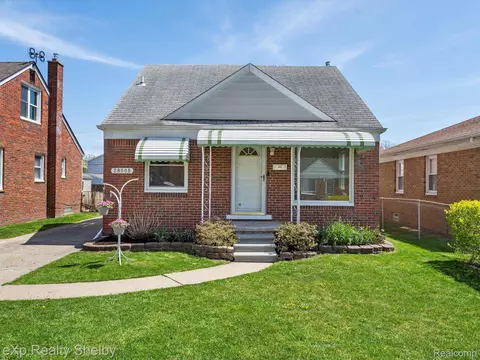 28008 Joan St, Saint Clair Shores, MI 48081