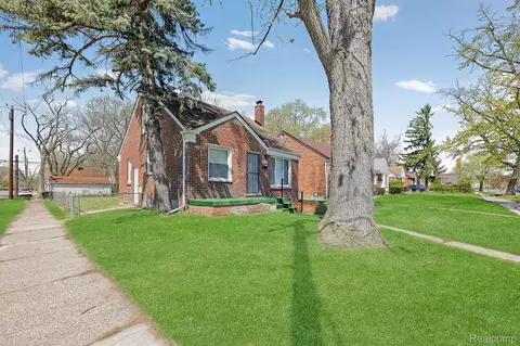 20501 Gilchrist St, Detroit, MI 48235