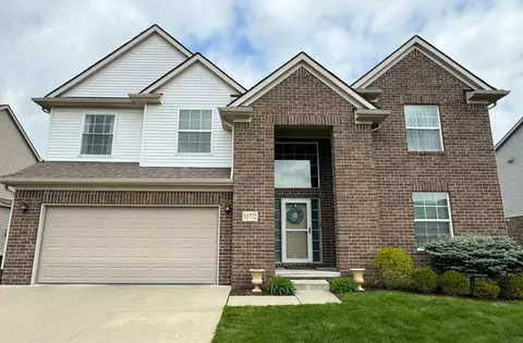 53772 Edgewood Dr, South Lyon, MI 48178