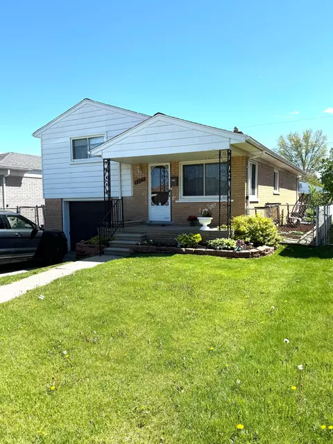 8220 Anna Ave, Warren, MI 48093
