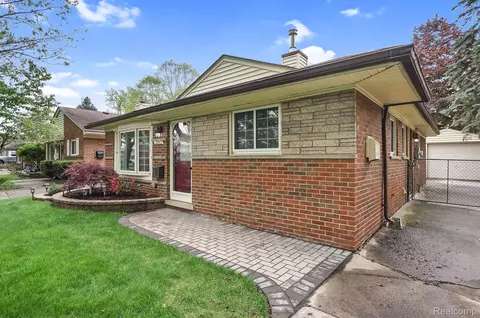 12863 Royal Grand, Redford, MI 48239