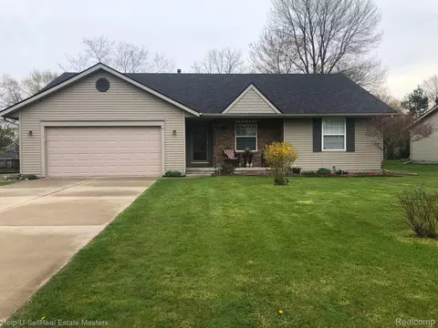 3176 Elicia Dr, Port Huron, MI 48060