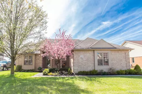 47545 Falcon Dr, Shelby Township, MI 48315