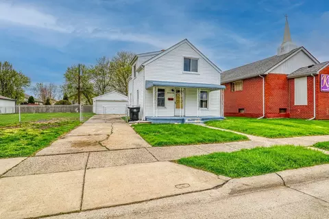 25334 Pinehurst St, Roseville, MI 48066