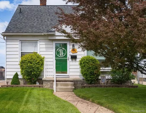 1954 Montie Rd, Lincoln Park, MI 48146