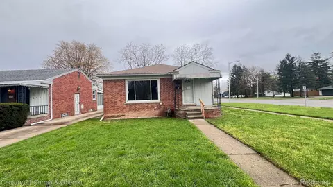 102 Helen St, Garden City, MI 48135