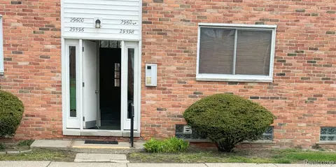 29 Hoover Rd #600, Warren, MI 48093