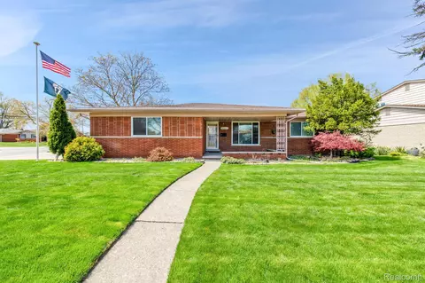 30011 Blancke Dr, Warren, MI 48093