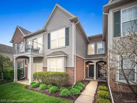 319 Wright St, Wixom, MI 48393