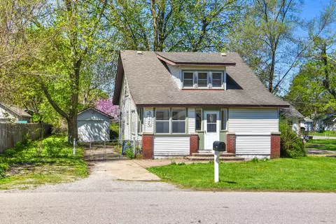 2120 Stout St, Keego Harbor, MI 48320