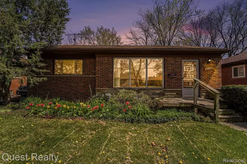 23430 Church St, Oak Park, MI 48237