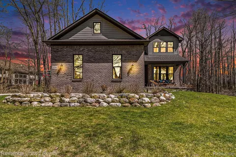 2099 Sleeth Rd, Commerce, MI 48382