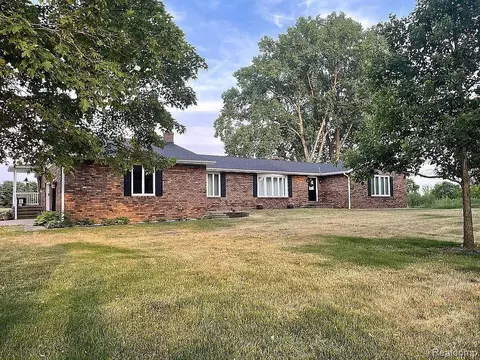 89561 Country Road 215, Hamilton, MI 49045