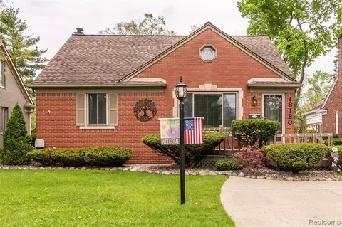 18180 Beverly Rd, Beverly Hills, MI 48025