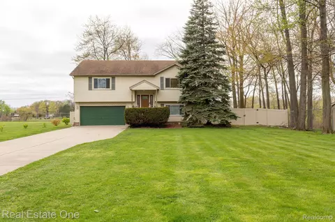 6708 Cherokee St, Taylor, MI 48180