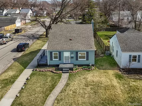 18722 Olympia, Redford, MI 48240