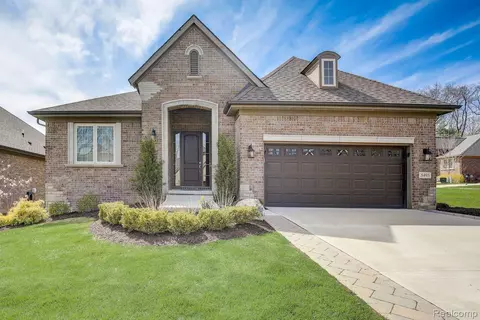 5495 Woodfall Rd, Independence, MI 48348