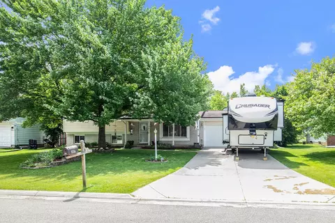 1316 Norfolk Ave, Grand Blanc, MI 48439