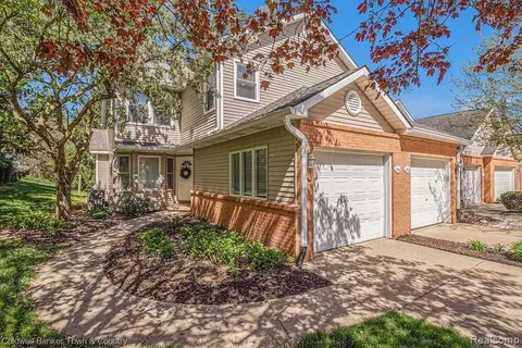 2868 Shetland, Howell, MI 48843
