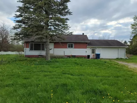 7666 Ellis Rd, Millington, MI 48746