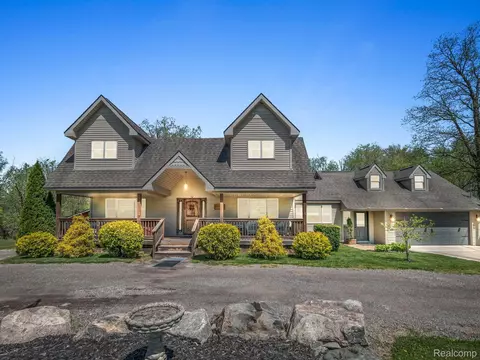 12631 9 Mile Rd, Green Oak, MI 48178