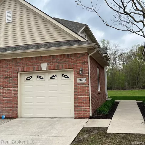 29481 Woodpark Cir, Warren, MI 48092