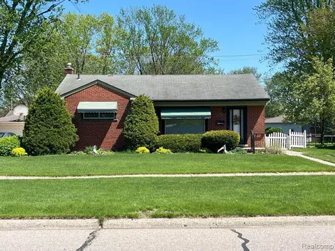 8912 Harrison St, Livonia, MI 48150