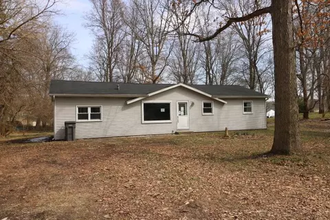 735 Maple Dr, Deerfield, MI 48421