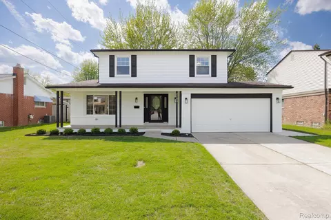 2103 Atlas Dr, Troy, MI 48083