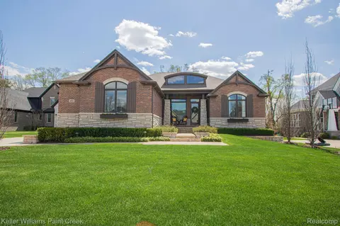 6092 Park Ave, Washington, MI 48095
