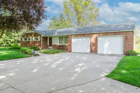 17370 Clinton River Rd, Clinton Township, MI 48038