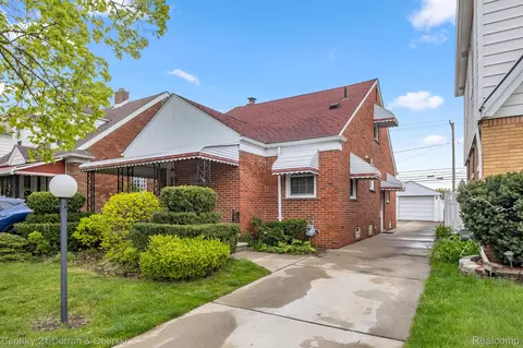 6252 Orchard Ave, Dearborn, MI 48126