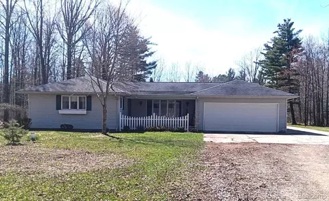 3741 Bordeau Rd, Standish, MI 48658