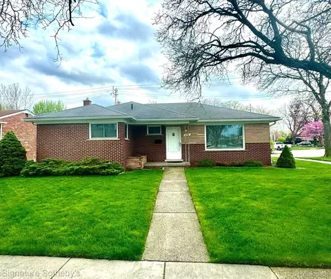 26661 Baldwin St, Dearborn Heights, MI 48127