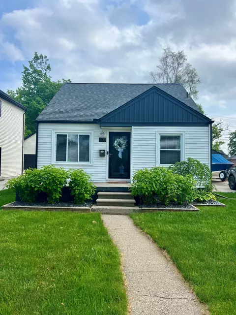703 W Shevlin Ave, Hazel Park, MI 48030