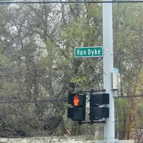 2489 Van Dyke St, Detroit, MI 48214