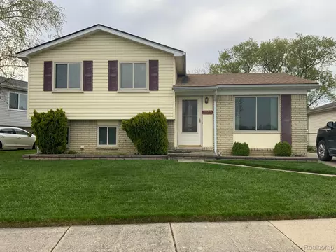 30215 Townley St, Madison Heights, MI 48071