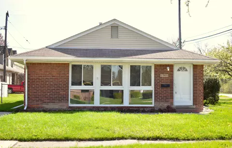 18797 Hinton St, Riverview, MI 48193