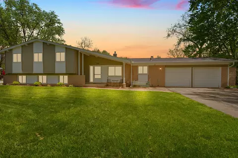 7271 Stonebrook Rd, West Bloomfield, MI 48322