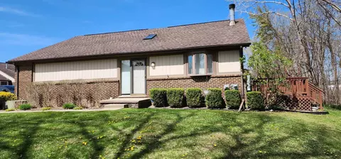 20550 Longwood Dr, Clinton Township, MI 48038