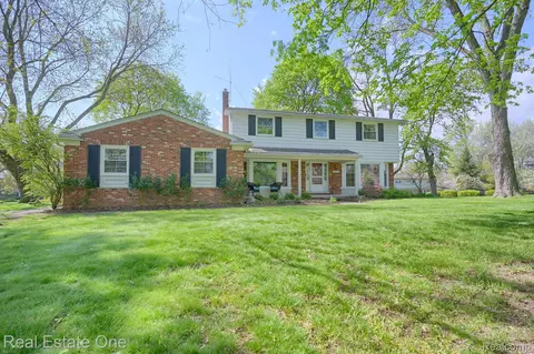 23900 Longacre St, Farmington, MI 48335
