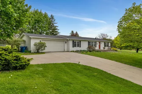 524 South St, Linden, MI 48451