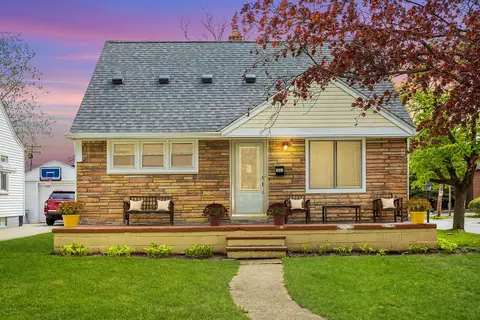 3802 Durham Rd, Royal Oak, MI 48073