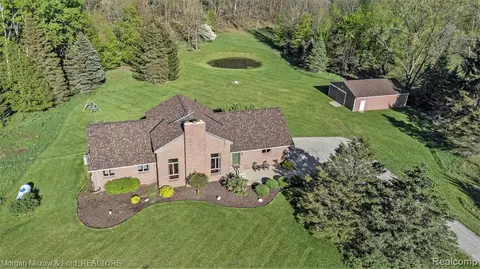 9290 Eagle Rd, Davisburg, MI 48350
