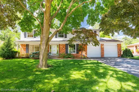 1850 Fairway Dr, Birmingham, MI 48009