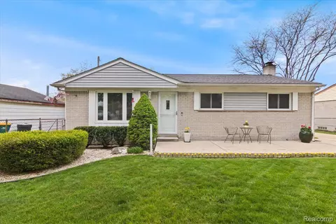 34835 Julie Dr, Romulus, MI 48174