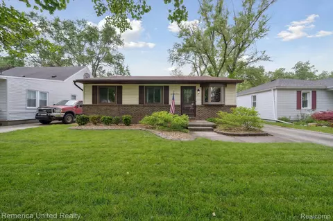 15675 Deering St, Livonia, MI 48154