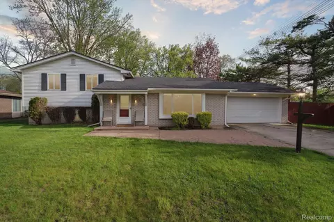 20034 Beechaven St, Southfield, MI 48076